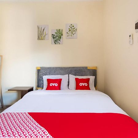 Oyo Life 3398 Griya Rm 19 Syariah Hotel Surabaya Ngoại thất bức ảnh