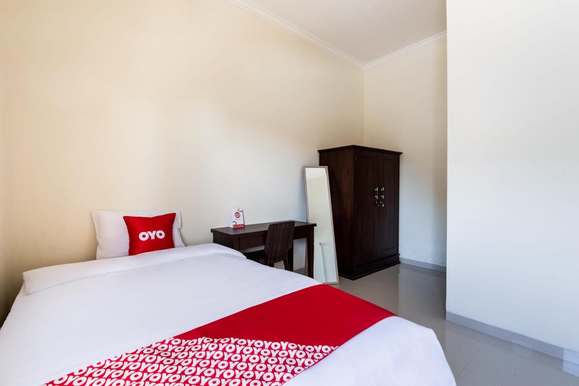 Oyo Life 3398 Griya Rm 19 Syariah Hotel Surabaya Ngoại thất bức ảnh