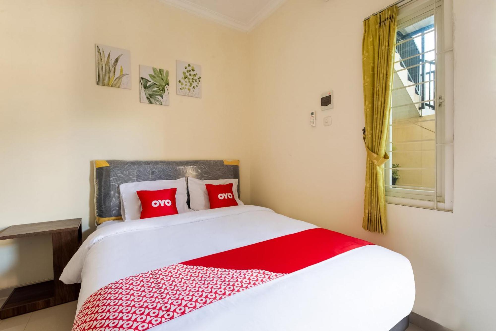 Oyo Life 3398 Griya Rm 19 Syariah Hotel Surabaya Ngoại thất bức ảnh